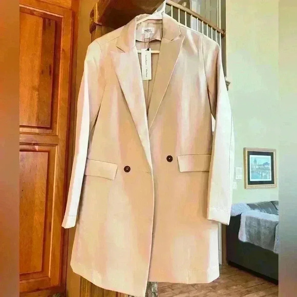 🔒🤍 Women's @leoniehanne Beige Loose Double Breasted Silky Long Classsic Blazer - Picture 6 of 6